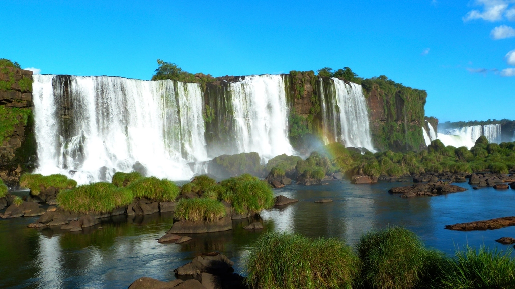 Cataratas del Iguazú rodeadas de selva